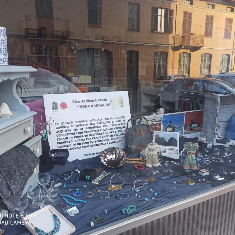 Il Charity Shop sbarca a Biella